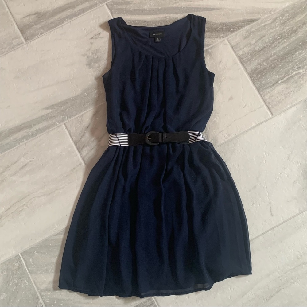 Dark blue short dress with black and white belt